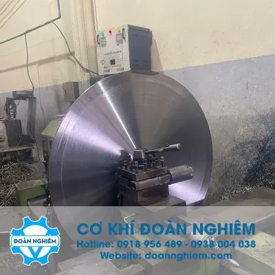 Sản phẩm gia cong mat bich inox 304 duong kinh 1 3m 55b71d65 — Cơ Khí Đoàn Nghiêm - Công Ty TNHH Sản Xuất Thương Mại Cơ Khí Đoàn Nghiêm — MST 3701834383