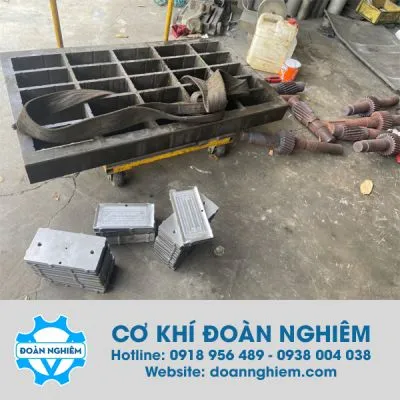 Sản phẩm khuon gach 25 vien 030ff67c — Cơ Khí Đoàn Nghiêm - Công Ty TNHH Sản Xuất Thương Mại Cơ Khí Đoàn Nghiêm — MST 3701834383
