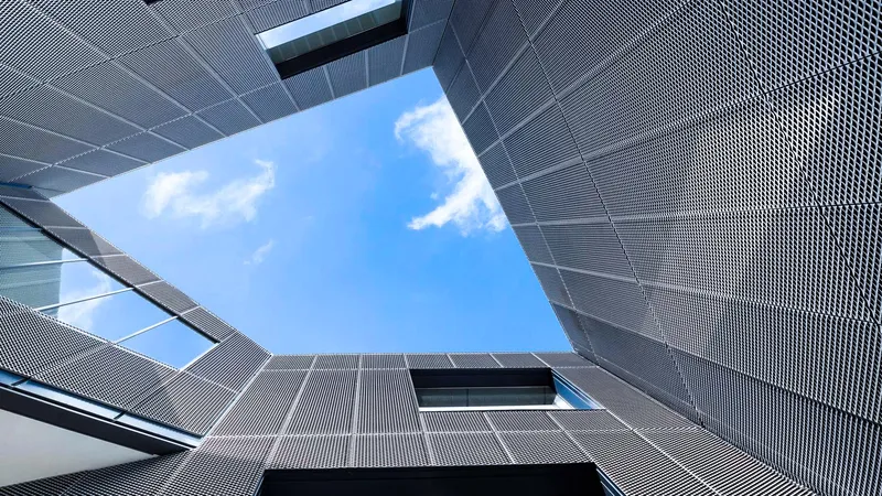 Sản phẩm mat dung Facade SLouvre — Công Ty Cổ Phần Top American Việt Nam — MST 3701888519