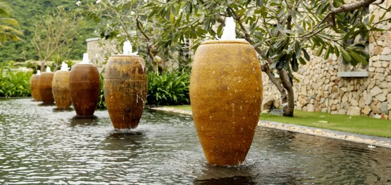 Sản phẩm dai phun nuoc trong lu 800x379 — Phun Nước Nghệ Thuật Phong Việt - Công Ty TNHH Phun Nước Phong Việt — MST 3702069826