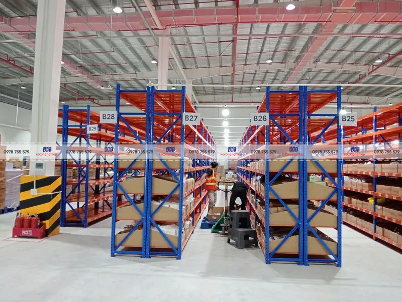 Sản phẩm ke kho co khi — Công Ty TNHH SX KD Nam Phong — MST 3702139368