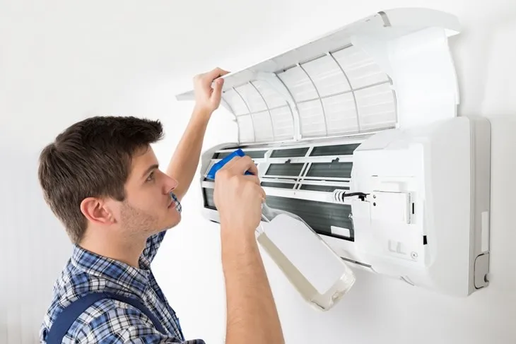 Sản phẩm vesinhmaylanhdinhky 730x487 — Điều Hòa Không Khí Tường Vy - Công Ty TNHH Một Thành Viên Điện Lạnh Tường Vy — MST 3702145964