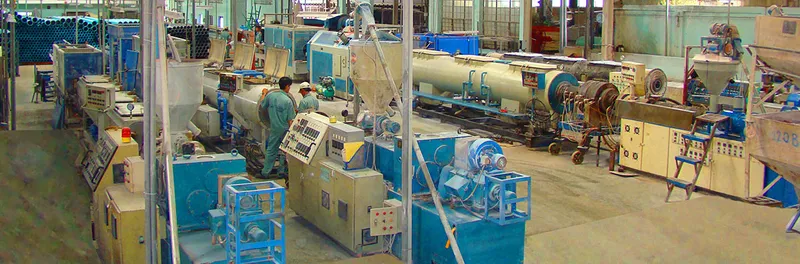 Sản phẩm slide s3 nhuaquangduc — Công Ty TNHH Thương Mại Dịch Vụ Võ Quang Đức — MST 3702188439