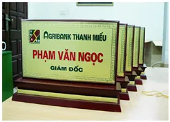 Sản phẩm bien chuc danh quangcaotaibinhduong — Công Ty TNHH Quảng Cáo Khắc Dấu Thanh Niên — MST 3702353315