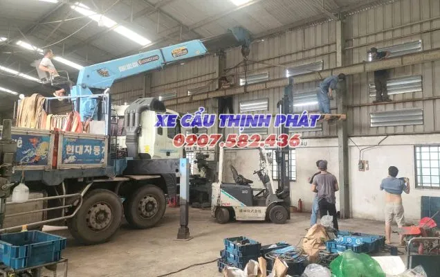 Sản phẩm thue cau tu hanh di an12 636x400 — Cho Thuê Xe Cẩu Thịnh Phát - Công Ty TNHH Vận Tải Cẩu Thịnh Phát — MST 3702382940