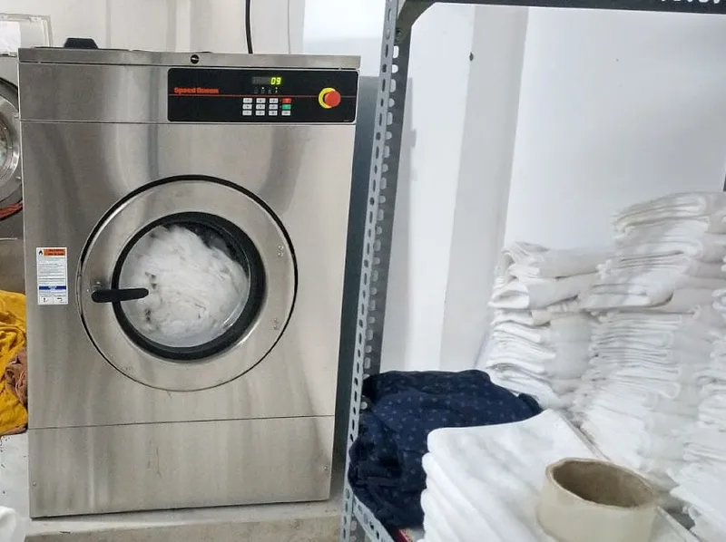 Sản phẩm dich vu giat ui — Công Ty TNHH CVP Cường Vinh Phát — MST 3702431764