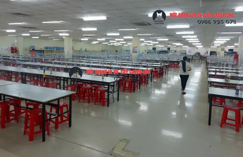Sản phẩm vach ngan mica trong — Công Ty TNHH TM DV Thiết Bị Đức Quang — MST 3702509788