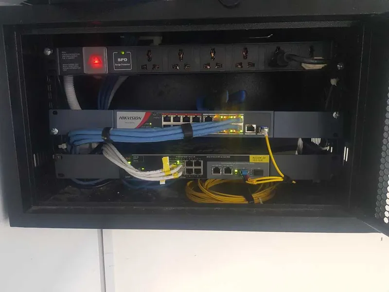 Sản phẩm SWITCH POE — Công Ty TNHH MTV Thương Mại Dịch Vụ Vũ Hằng PC — MST 3702521859