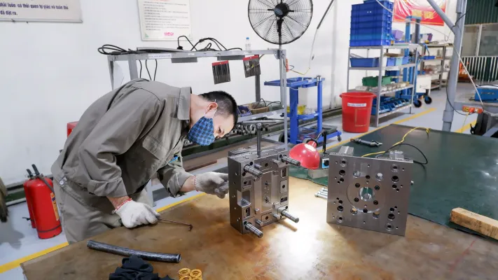 Sản phẩm dich vu sua chua khuon ep nhua tai tphcm — Gia Công ép Nhựa Trí Việt Phát - Công Ty TNHH Sản Xuất Kinh Doanh Trí Việt Phát — MST 3702531021
