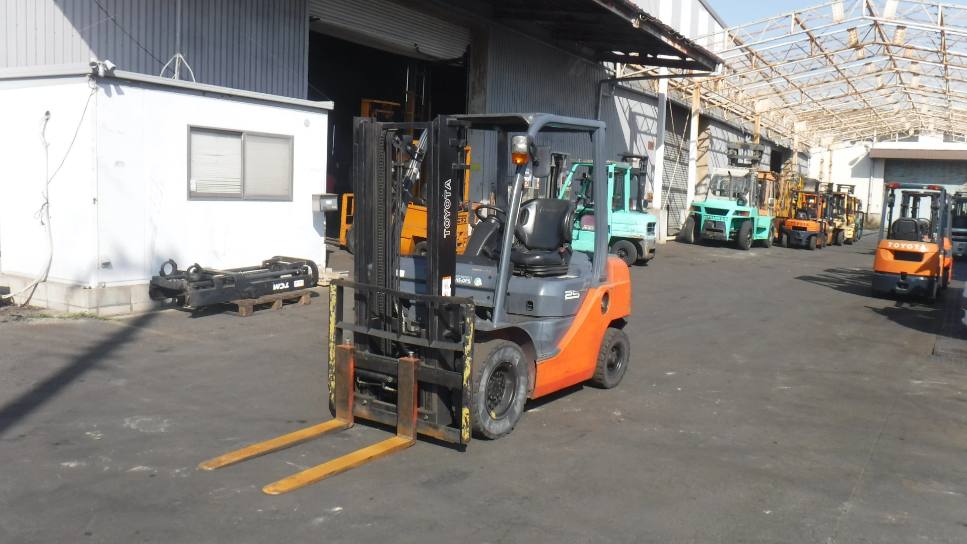 Sản phẩm a 1759913862 — Xe Nâng Hoàng Nam - Công Ty TNHH Một Thành Viên Xe Nâng Hoàng Nam — MST 3702563626