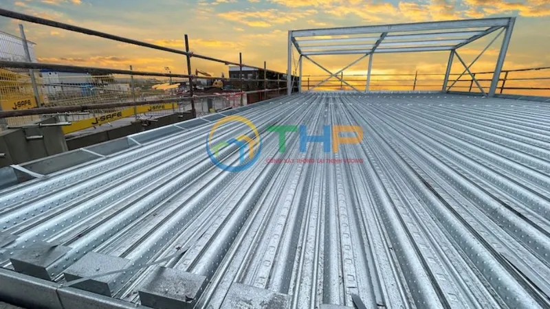 Sản phẩm cau tao ton san deck — Tôn Thép Tân Hồng Phúc - Công Ty TNHH Vật Liệu Xây Dựng Tôn Thép Tân Hồng Phúc — MST 3702574875