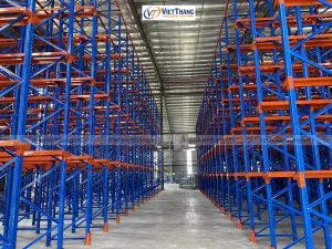 Sản phẩm drive in 6 300x225 — Kệ Chứa Hàng Việt Thắng - Công Ty TNHH Cơ Khí Công Nghiệp Việt Thắng — MST 3702619540
