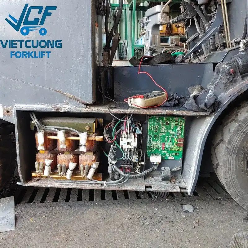 Sản phẩm Sua xe nang dien_3 1 — Cho Thuê Xe Nâng Việt Cường - Công Ty TNHH Xe Nâng Việt Cường — MST 3702634669
