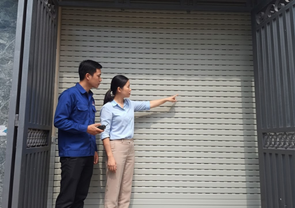 Sản phẩm cua cuon 1766211338.jpg — Cửa Hưng Hoàng Phát - Công Ty TNHH MTV Cơ Khí Xây Dựng Hưng Hoàng Phát — MST 3702639956