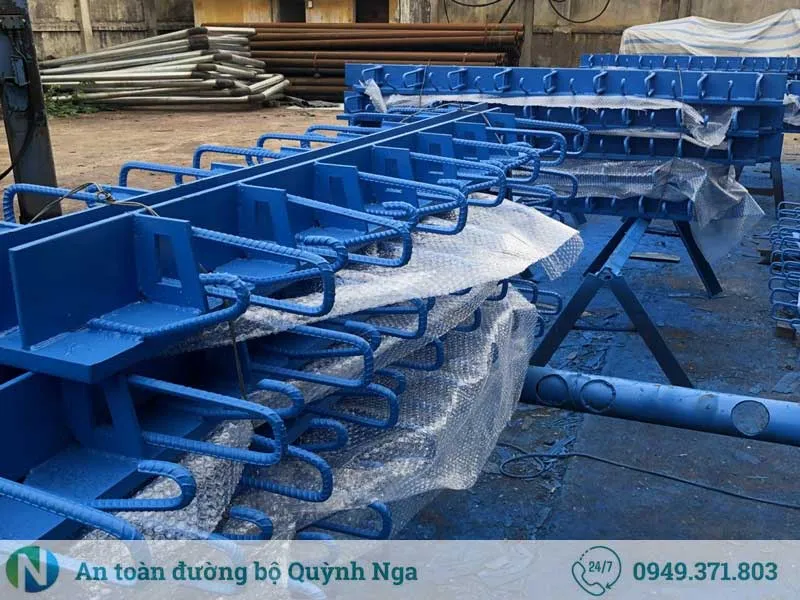 Sản phẩm Bao gia khe co gian rang luoc3 — Công Ty TNHH Vận Tải Và An Toàn Đường Bộ Quỳnh Nga — MST 3702727779