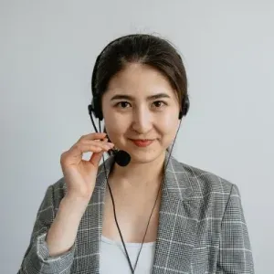 Sản phẩm nhan vien ban hang viet 300x300 — Công Ty TNHH Thương Mại Sắt Thép Việt Nhật — MST 3702746595