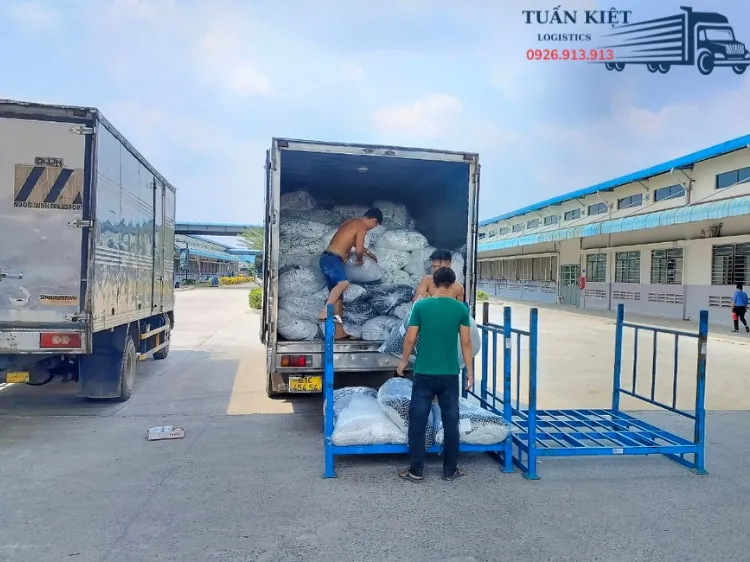 Sản phẩm DV1 — Công Ty TNHH Giao Nhận Vận Tải Tuấn Kiệt — MST 3702787908