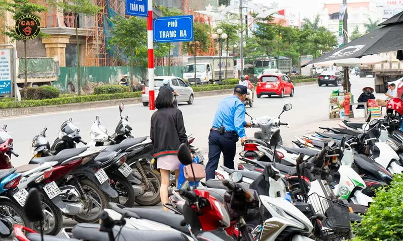 Sản phẩm dich vu bao ve cua hang trong xe — Công Ty TNHH MTV Dịch Vụ Bảo Vệ Hoàng Gia — MST 3702852748