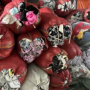 Sản phẩm z7272591404742_e04c314a62e30db2e64d64d350e6fc45 300x300 — Cơ Sở Vải Lau Giẻ Lau Công Nghiệp Trương Phú - Công Ty TNHH Kns — MST 3702856164