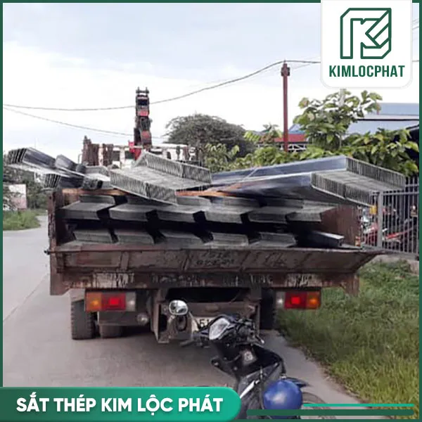 Sản phẩm thep hinh4 — Tôn Kim Lộc Phát - Công Ty TNHH TM-DV Sắt Thép Kim Lộc Phát — MST 3702868924