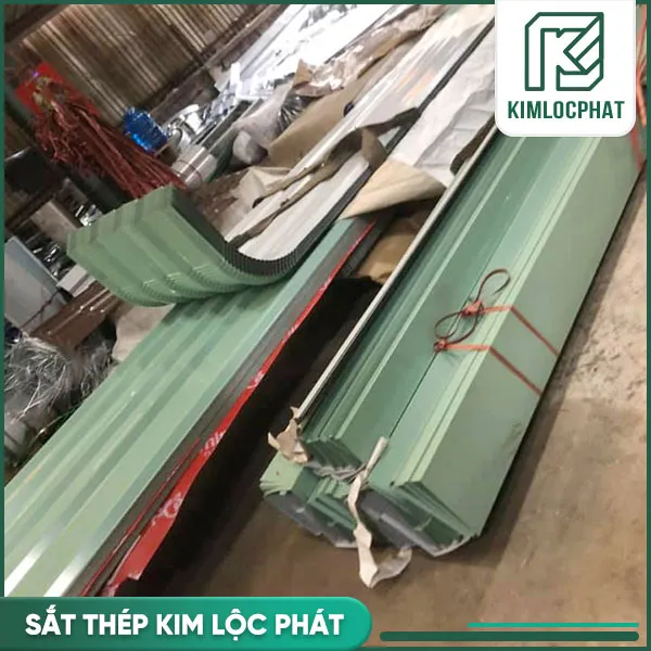 Sản phẩm ton kliplock — Tôn Kim Lộc Phát - Công Ty TNHH TM-DV Sắt Thép Kim Lộc Phát — MST 3702868924