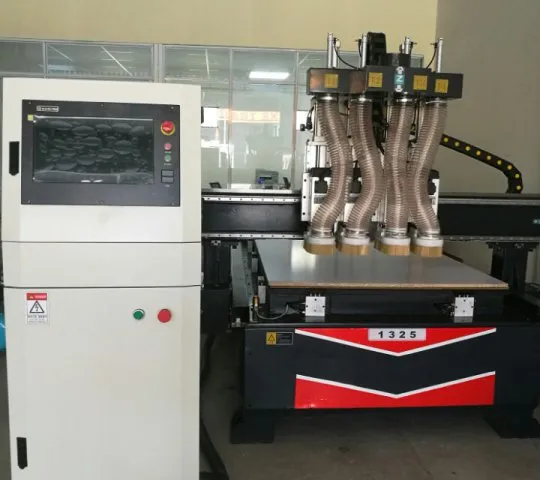 Sản phẩm may cnc 4 dau moimay cnc 4 dau moi 138 — Máy Chế Biến Gỗ Hoàng Dũng - Công Ty TNHH Máy Gỗ Công Nghiệp Hoàng Dũng — MST 3702894836