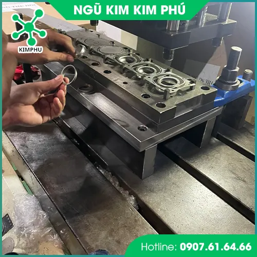 Sản phẩm khuon mau 6 — Gia Công Kim Loại Kim Phú - Công Ty TNHH Gia Công Kim Loại Kim Phú — MST 3703097209