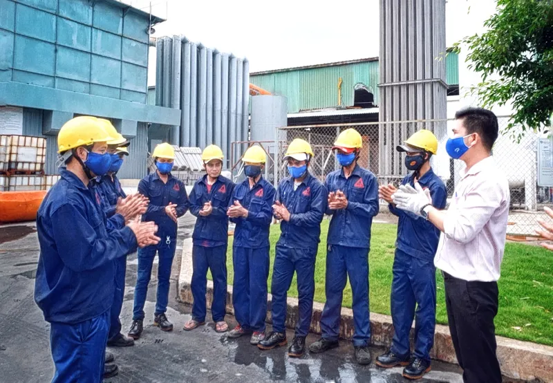 Sản phẩm Dội ngũ công nhân lành nghề — Kim Loại Màu Thăng Long - Công Ty TNHH Luyện Kim Thăng Long — MST 3800307324