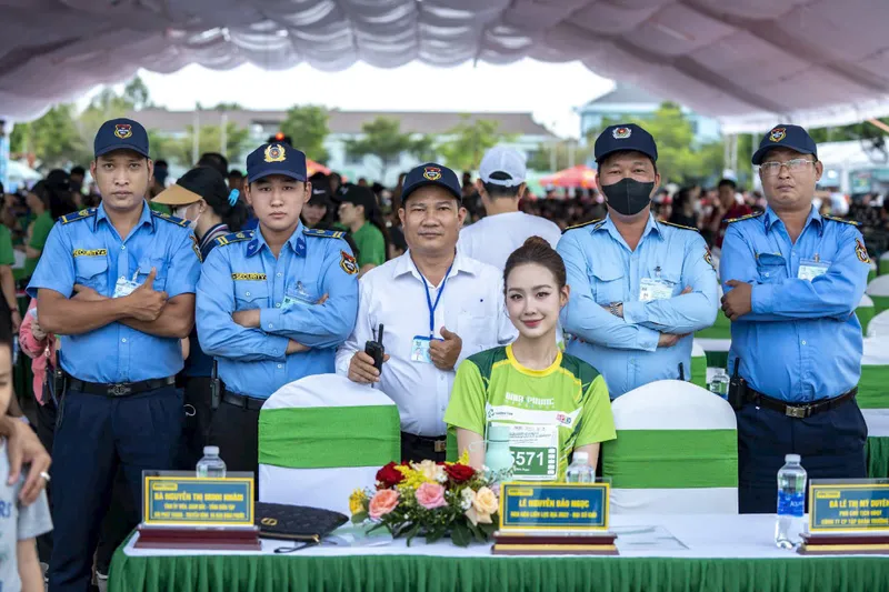 Sản phẩm z6182822187198_d7cba9fca732f7a8b48aa8a20380d53c — Bảo Vệ Bình Phước - Công Ty TNHH Bảo Vệ Vệ Sĩ Hoàng Gia — MST 3801188119