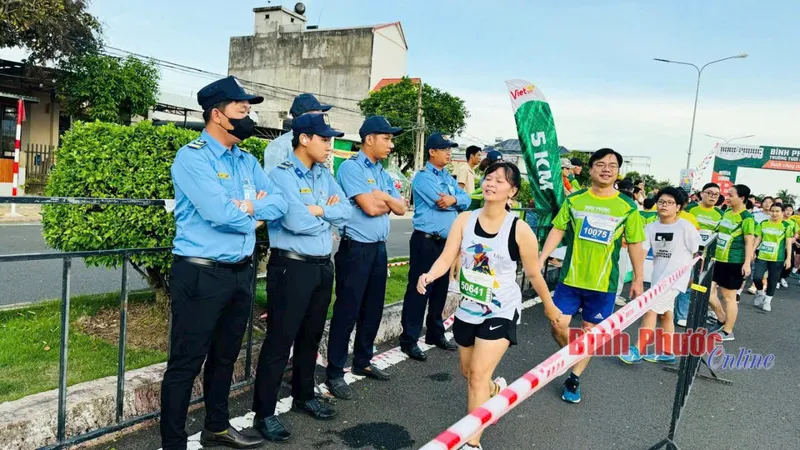 Sản phẩm z6182822195478_f8ffc440a4d4b4aff7f764529da97d39 — Bảo Vệ Bình Phước - Công Ty TNHH Bảo Vệ Vệ Sĩ Hoàng Gia — MST 3801188119