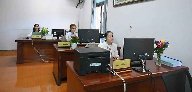 Sản phẩm slide 11 7442 — Ván ép Hoàng Châu - Công Ty Cổ Phần Sản Xuất Thương Mại Hoàng Châu Plywood — MST 3801206752