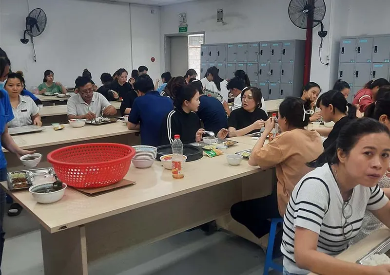Sản phẩm SUAT AN CONG NGHIEP (16) — Suất Ăn Thực Phẩm Xanh - Công Ty TNHH QL Thực Phẩm Xanh — MST 3801290842