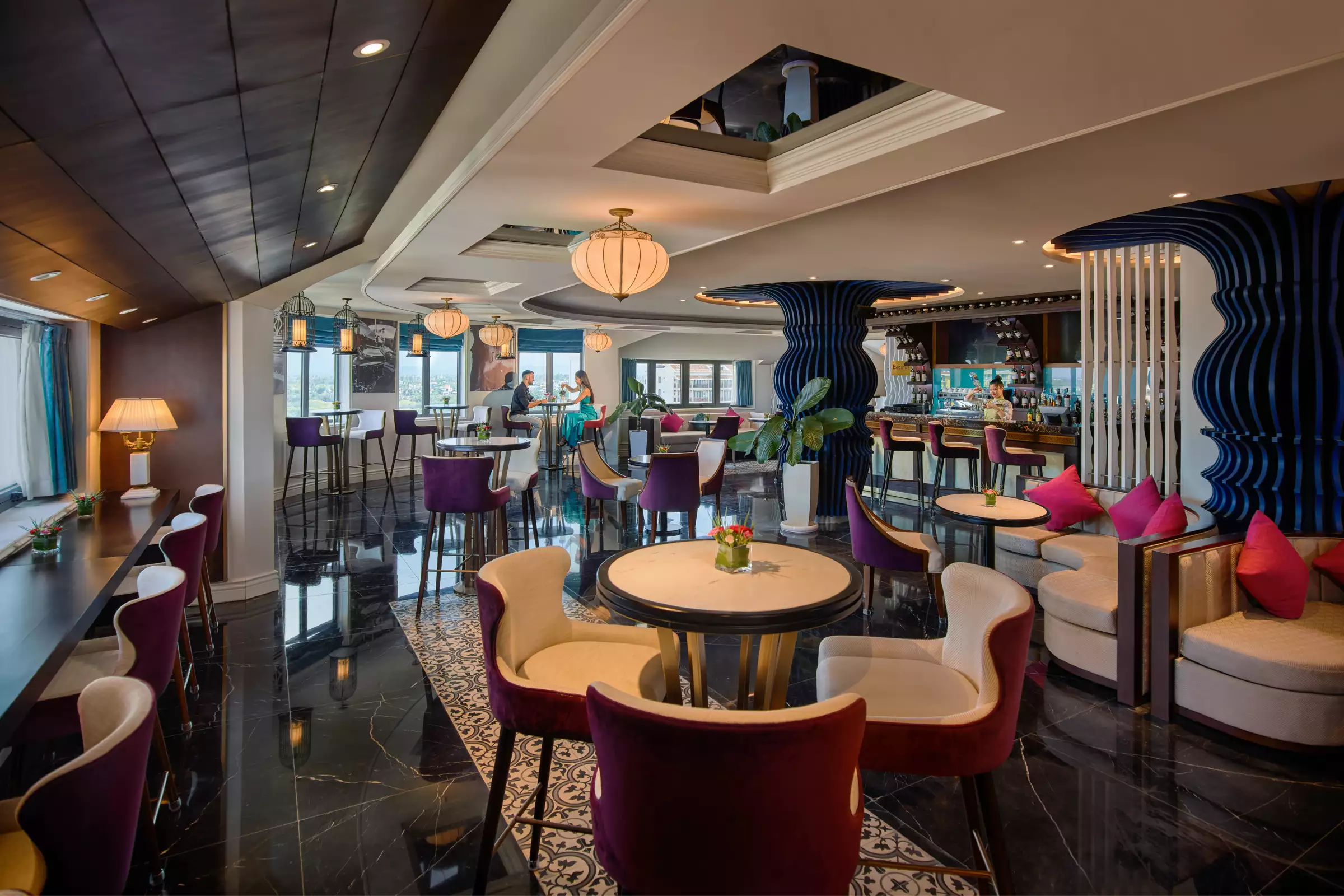 Sản phẩm Attic Bar_53221 — Công Ty Cổ Phần Tập Đoàn Royal Capital — MST 4000490016