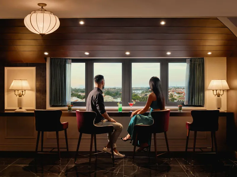 Sản phẩm Attic Bar_53436 — Công Ty Cổ Phần Tập Đoàn Royal Capital — MST 4000490016