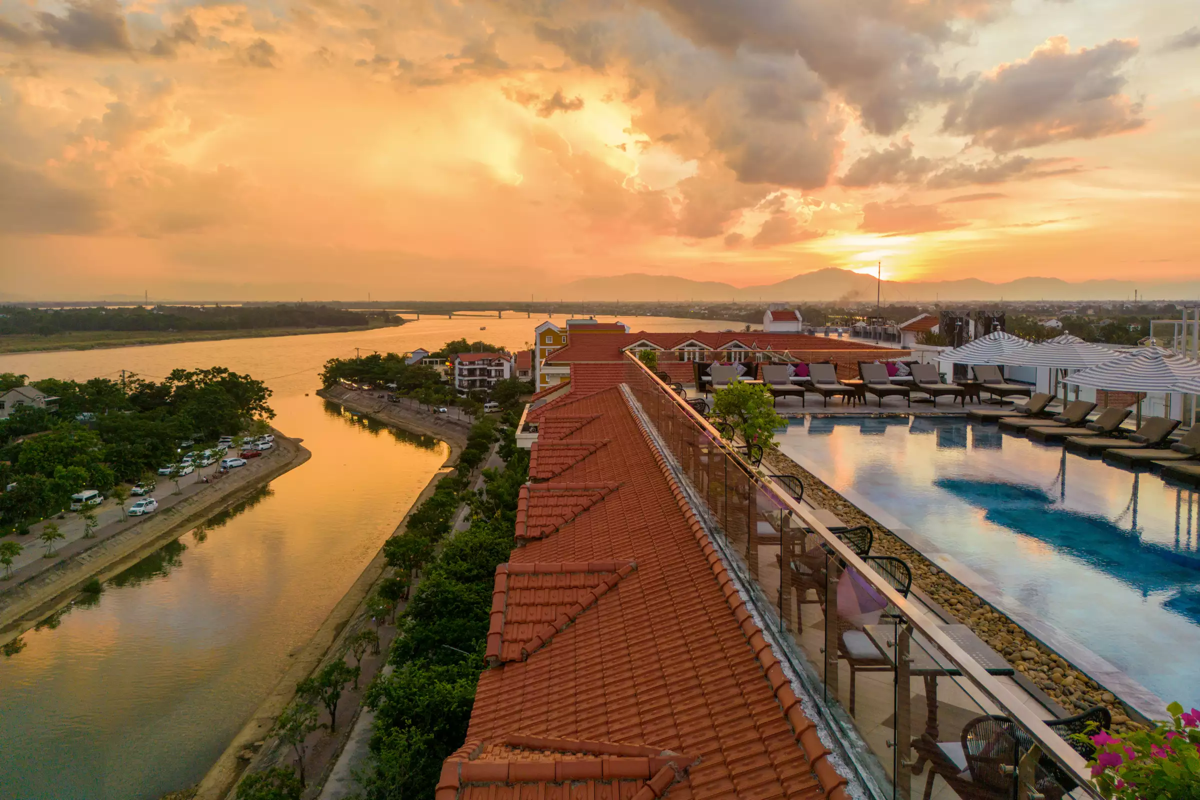 Sản phẩm ROOFTOP POOL_4 — Công Ty Cổ Phần Tập Đoàn Royal Capital — MST 4000490016