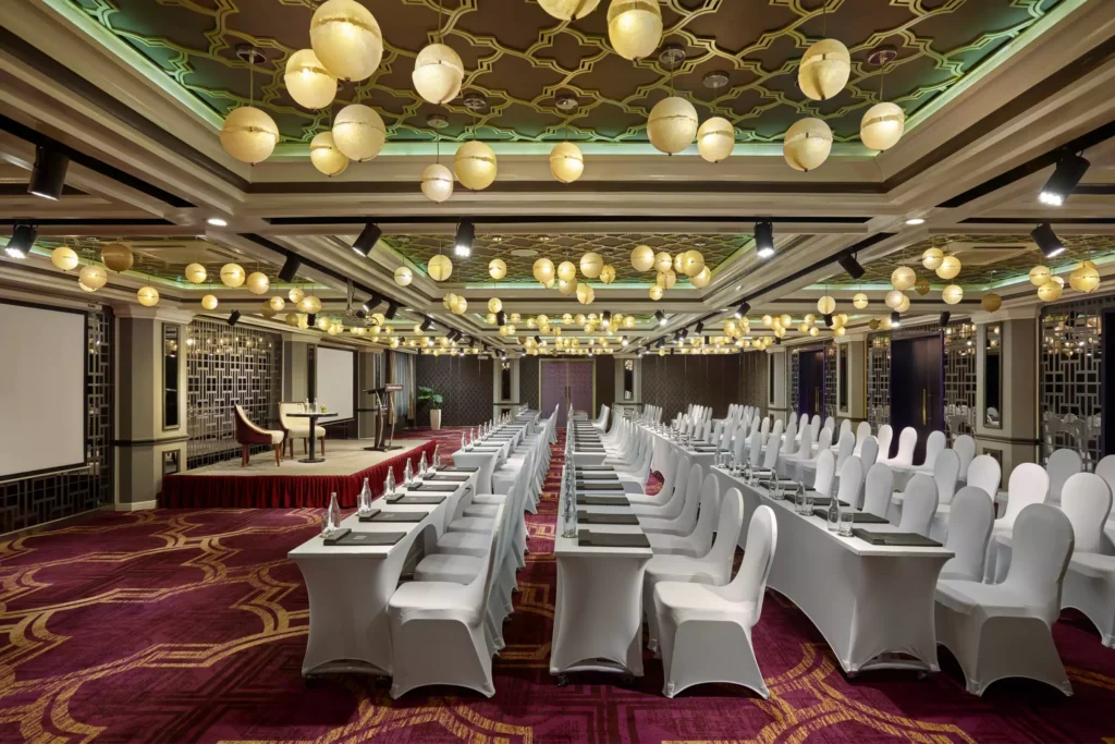 Sản phẩm Thu Bon Ballroom_Classroom_01 1024x683 — Công Ty Cổ Phần Tập Đoàn Royal Capital — MST 4000490016