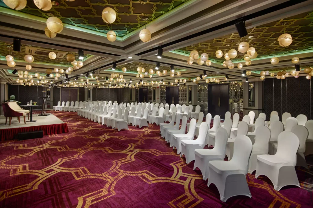 Sản phẩm Thu Bon Ballroom_Theatre Style_01 1024x683 — Công Ty Cổ Phần Tập Đoàn Royal Capital — MST 4000490016