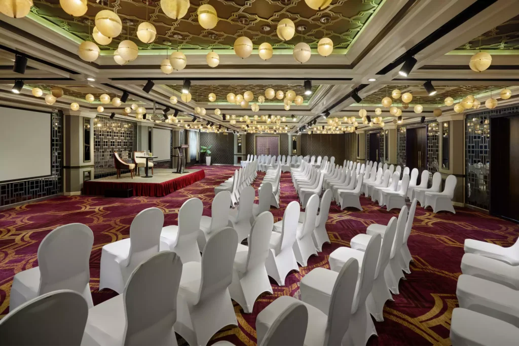 Sản phẩm Thu Bon Ballroom_Theatre Style_02 1024x683 — Công Ty Cổ Phần Tập Đoàn Royal Capital — MST 4000490016