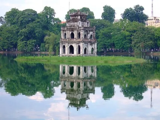 Sản phẩm ha_noi_dat_ga_tau_dien_ngam_nam_canh_ho_guom_la_ra_1 533x400 — Công Ty TNHH Du Lịch Quảng Nam — MST 4001012037