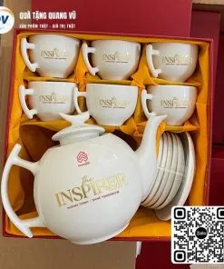 Sản phẩm bo am chen buoi canh men su trang 1 247x296 — Mũ Bảo Hiểm Quang Vũ - Công Ty TNHH SX Quà Tặng Quang Vũ — MST 4001217411