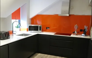 Sản phẩm 1544062139 Kinh op bep mau cam — Vách Ngăn Tín Thành - Công Ty TNHH Sản Xuất Và Thương Mại Tín Thành — MST 4101034820