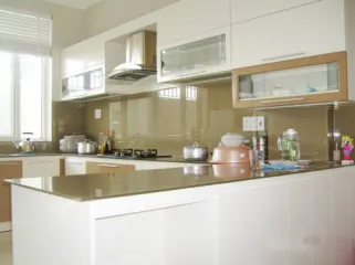 Sản phẩm 1544064614 Kinh op bep mau be — Vách Ngăn Tín Thành - Công Ty TNHH Sản Xuất Và Thương Mại Tín Thành — MST 4101034820