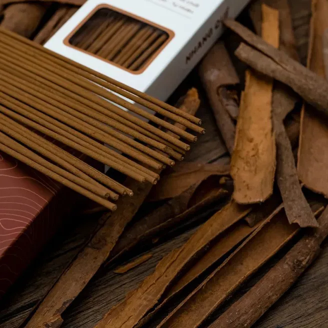 Sản phẩm L5Vxi_incense stick — Công Ty TNHH Sản Xuất - Thương Mại Huỳnh Lưu Ngãi — MST 4101425207