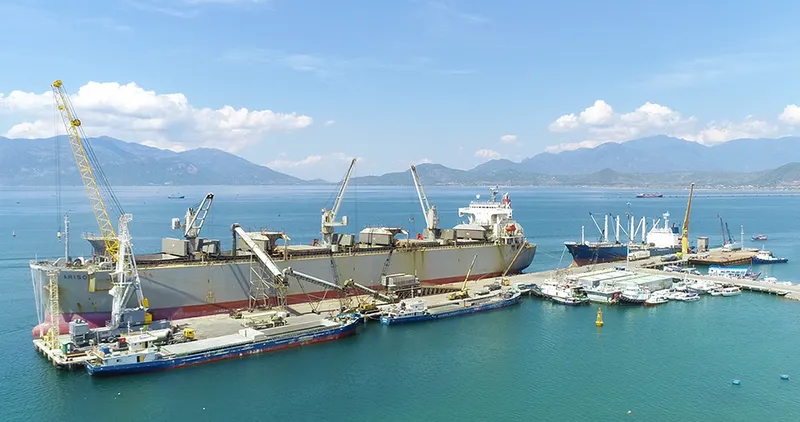 Sản phẩm cau_ben_cang_cam_ranh — Cam Ranh Port - Công Ty CP Cảng Cam Ranh — MST 4200272350