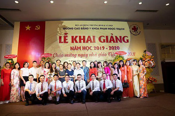 Sản phẩm thumbnail le khai giang nam hoc 2019 2020 va chao mung ngay nha giao viet nam 2011 1573613546 — Trường Cao Đẳng Y Dược Sài Gòn — MST 4200561017001