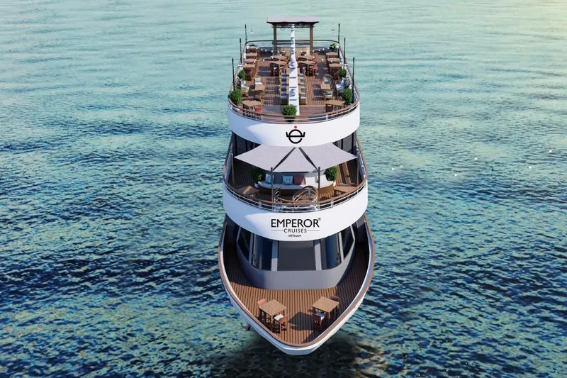 Sản phẩm du thuyen emperor cruises legend nha trang 1 — Công Ty TNHH MTV Nha Trang Tourist — MST 4201533100