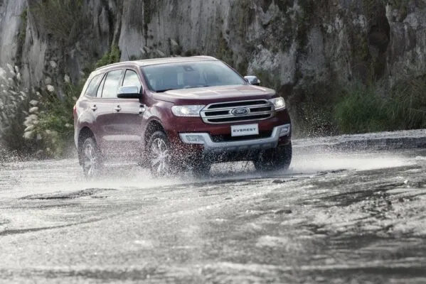 Sản phẩm xehay Ford Everest 241017 2 599x400 — Ô Tô Nha Trang - Công Ty Cổ Phần Ô Tô Nha Trang — MST 4201649218