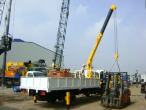 Sản phẩm Dịch vụ Cẩu vận chuyển sắt thép vật liệu xây dựng tại Quảng Ngãi 300x225 — Công Ty TNHH MTV Đinh Điểm — MST 4300536550