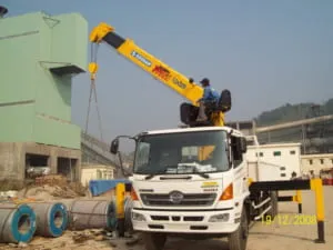 Sản phẩm Xe cẩu bốc dỡ hàng hóa tại Quảng Ngãi 300x225 — Công Ty TNHH MTV Đinh Điểm — MST 4300536550