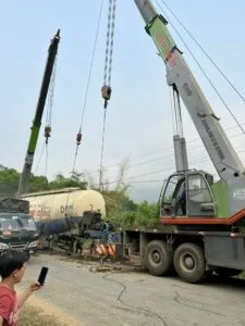 Sản phẩm dich vu xe cau tai binh son quang ngai 225x300 — Công Ty TNHH MTV Đinh Điểm — MST 4300536550